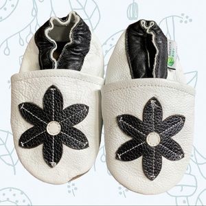 Augusta Soft Sole Leather Baby Shoes.  Size 12-18 months.